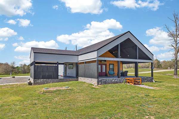 4.57 Acres of Land with Home for Sale in Bismarck, Arkansas