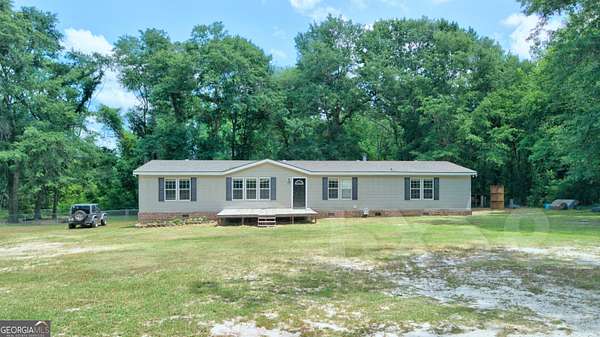 9 Acres of Land with Home for Sale in Statesboro, Georgia