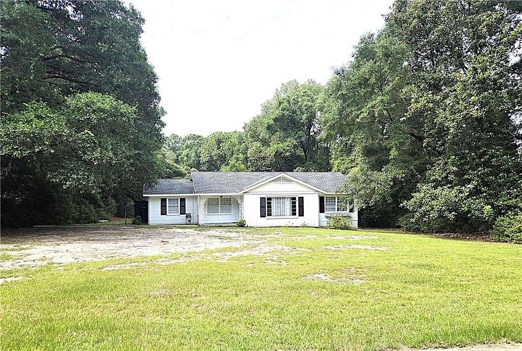 1.51 Acres of Land with Home for Sale in Mobile, Alabama