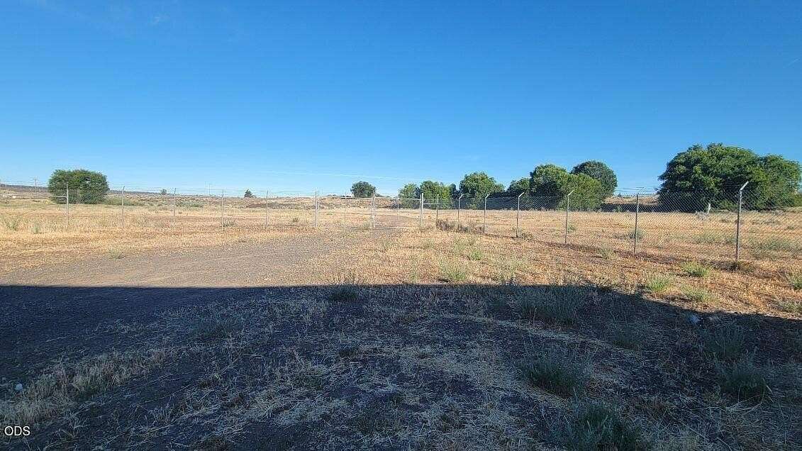 13.5 Acres of Commercial Land for Sale in Prineville, Oregon