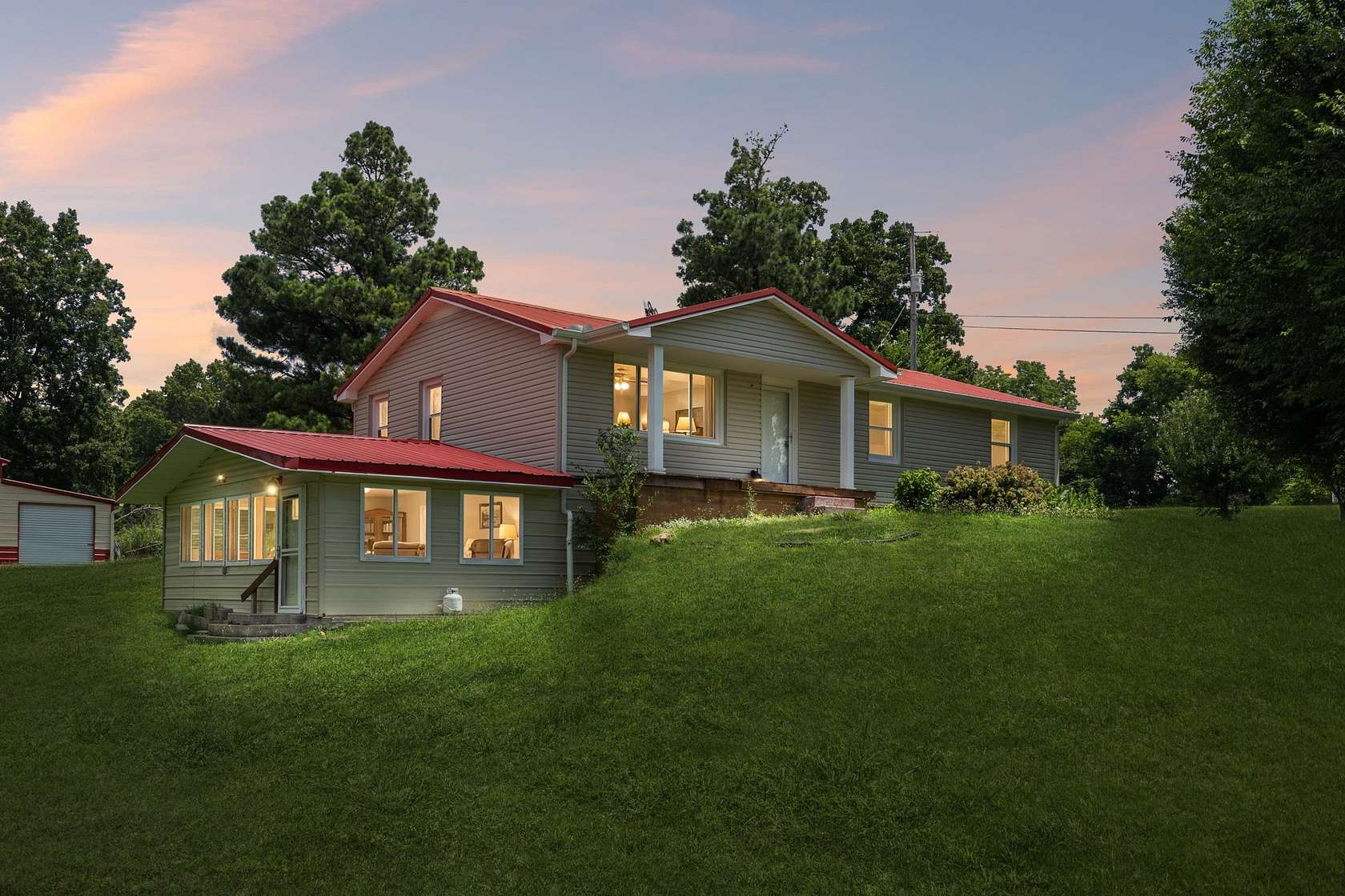 4.1 Acres of Land with Home for Sale in Clarksville, Tennessee