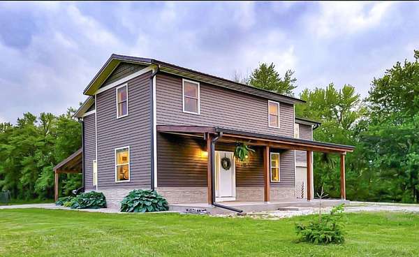 4.52 Acres of Land with Home for Sale in Pittsfield, Illinois