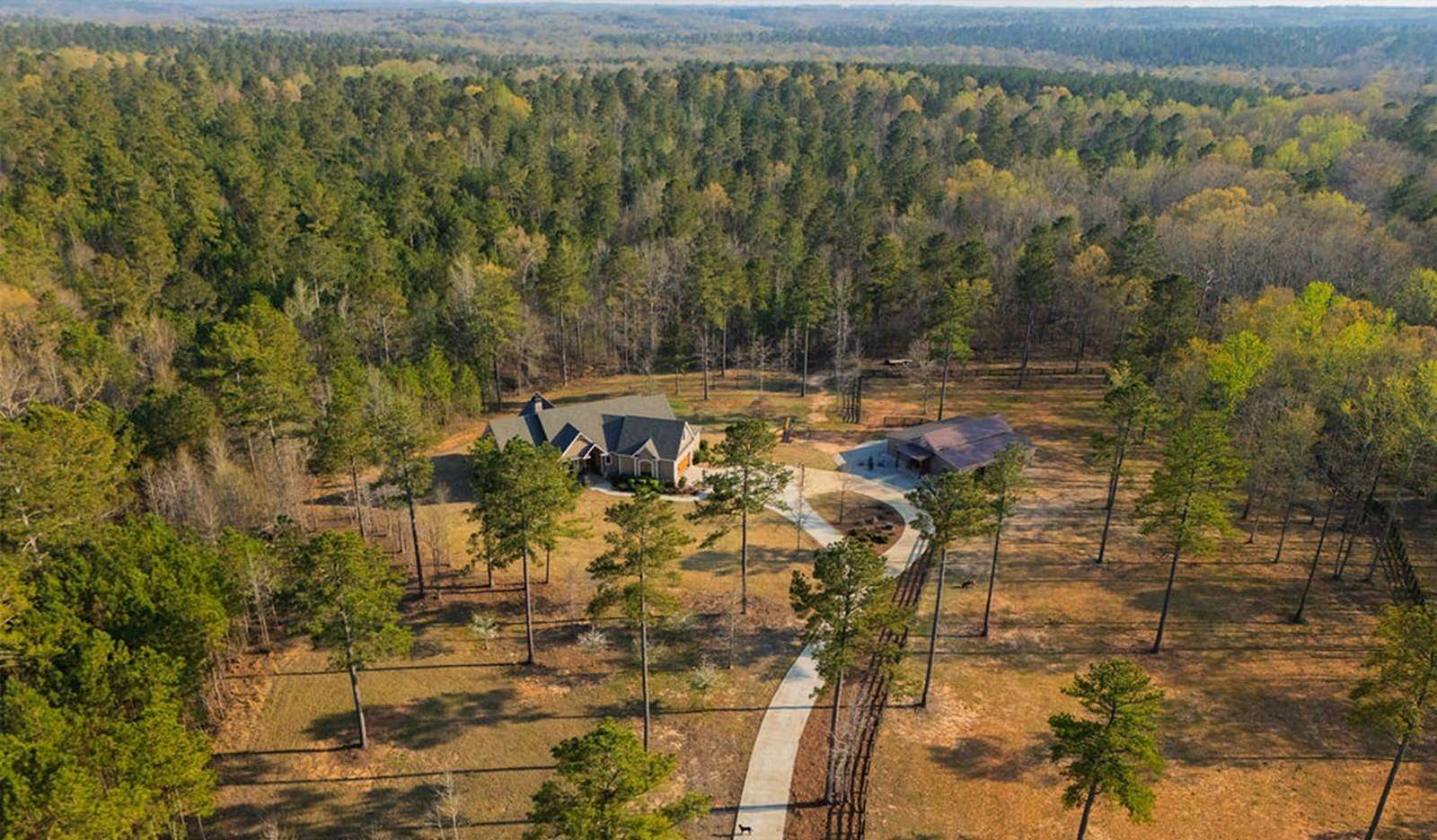 919 Acres of Recreational Land with Home for Sale in Madison, Georgia