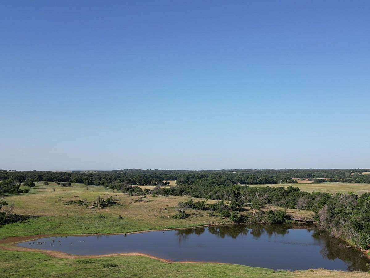 585 Acres of Land for Sale in Bray, Oklahoma