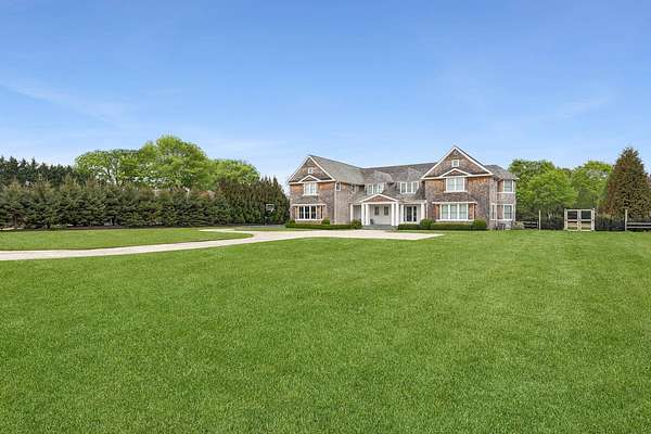 2 Acres of Land with Home for Lease in Southampton, New York