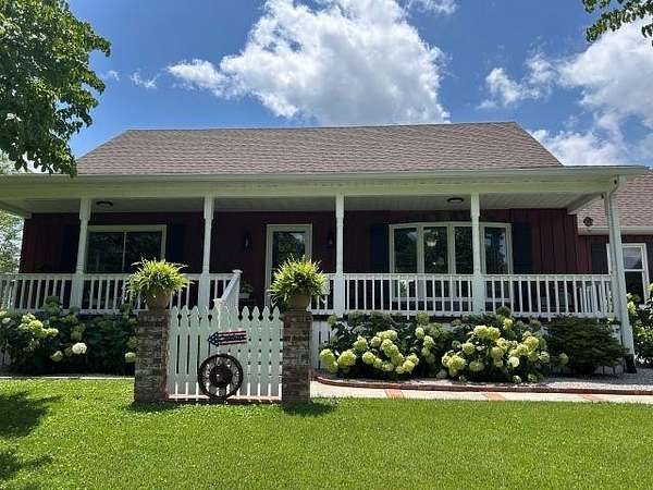 2.29 Acres of Land with Home for Sale in Alvaton, Kentucky