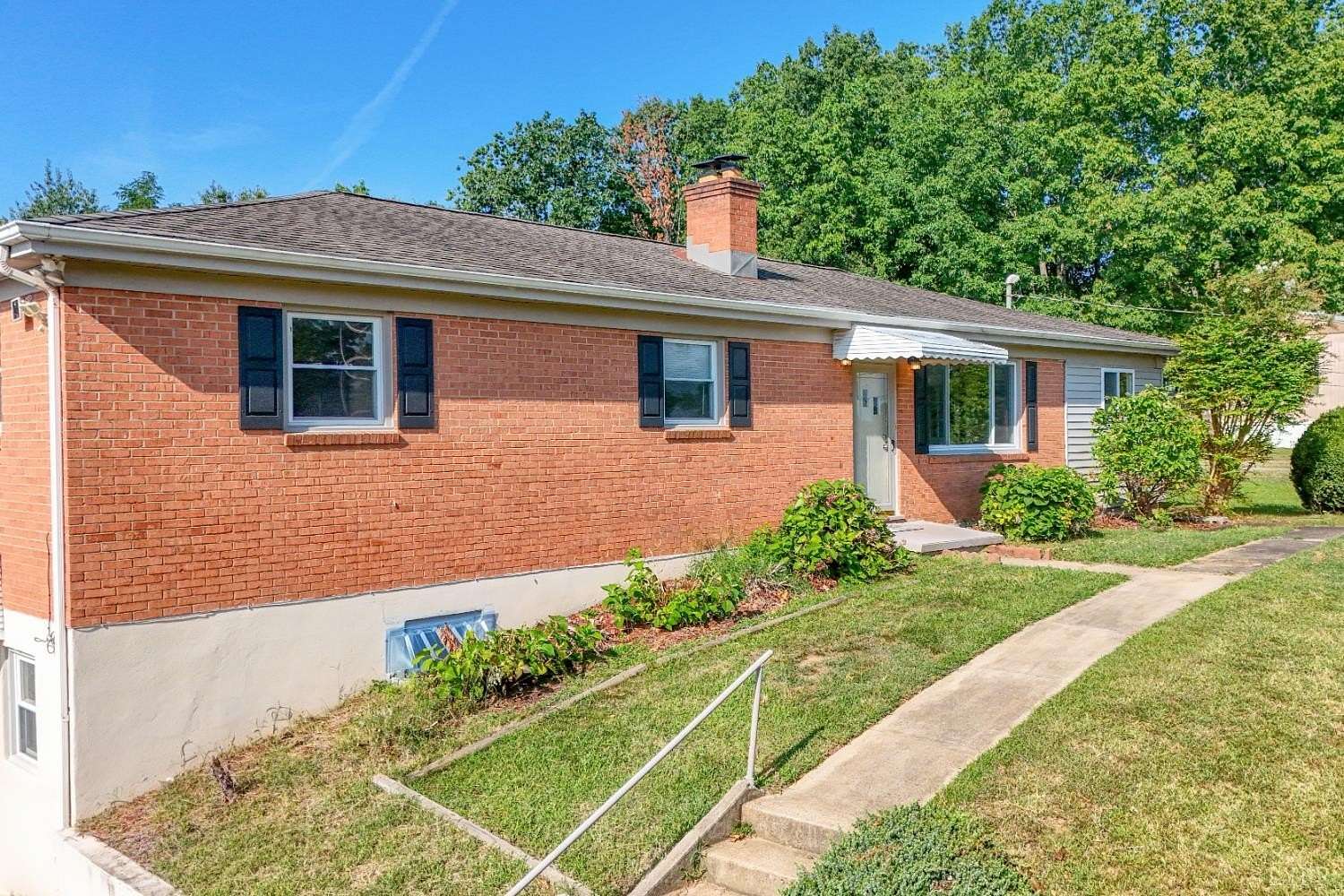 1.56 Acres of Land with Home for Sale in Lynchburg, Virginia