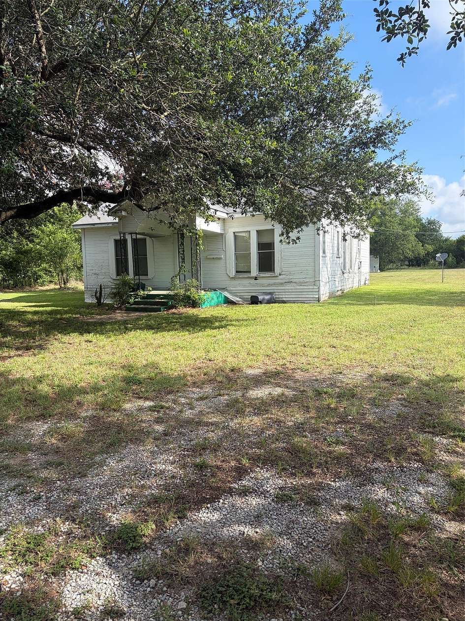 20 Acres of Land with Home for Sale in Mexia, Texas