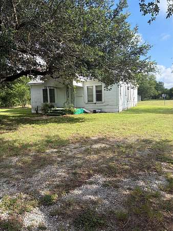 20 Acres of Land with Home for Sale in Mexia, Texas