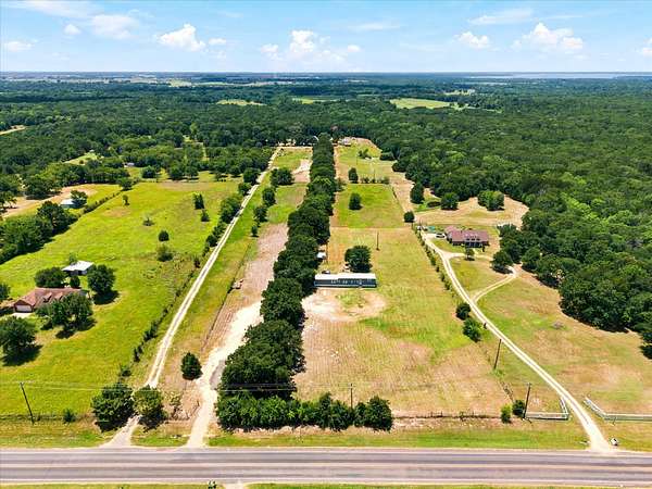 5 Acres of Residential Land for Sale in Kemp, Texas