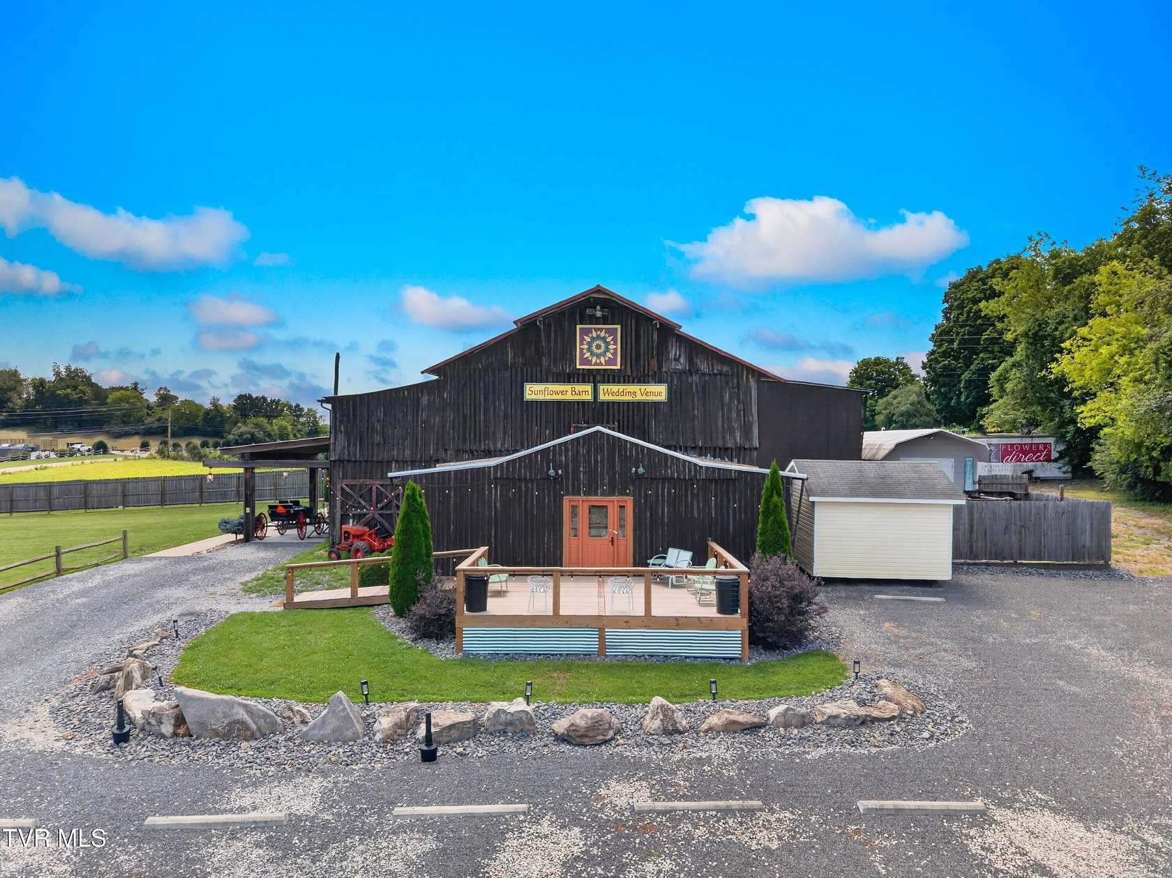 3.72 Acres of Improved Commercial Land for Sale in Dandridge, Tennessee