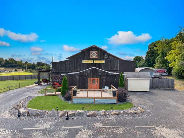 3.72 Acres of Improved Commercial Land for Sale in Dandridge, Tennessee