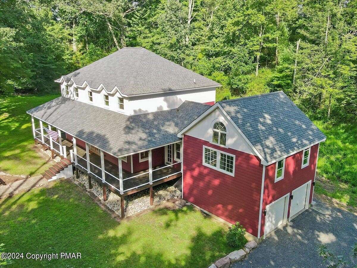 10.4 Acres of Land with Home for Sale in Effort, Pennsylvania