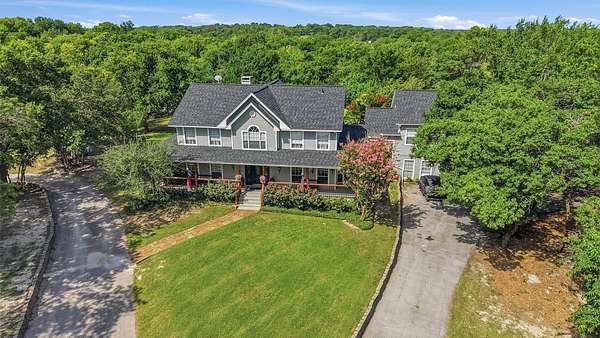 21 Acres of Recreational Land with Home for Sale in Van Alstyne, Texas