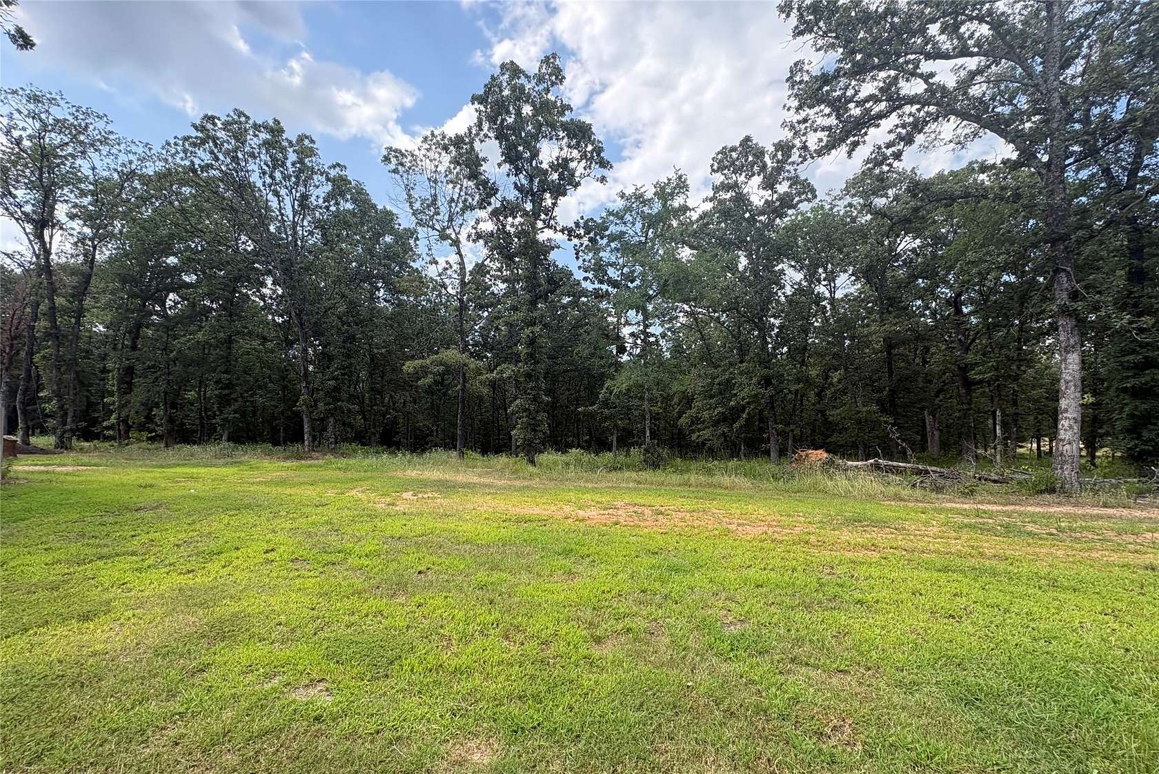 1 Acre of Residential Land for Sale in Yantis, Texas