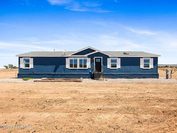 2.5 Acres of Land with Home for Sale in Paulden, Arizona