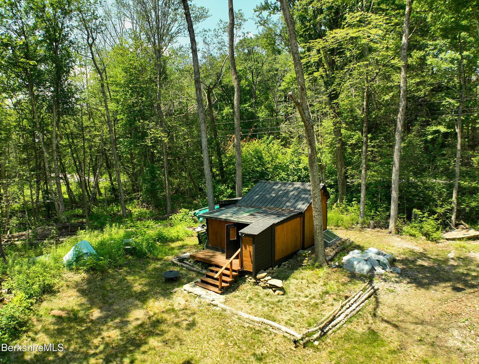 9.89 Acres of Residential Land for Sale in Becket, Massachusetts
