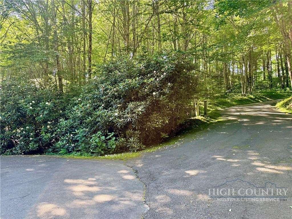 1 Acre of Residential Land for Sale in Banner Elk, North Carolina