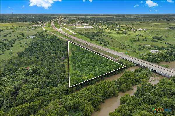 5 Acres of Residential Land for Sale in Victoria, Texas
