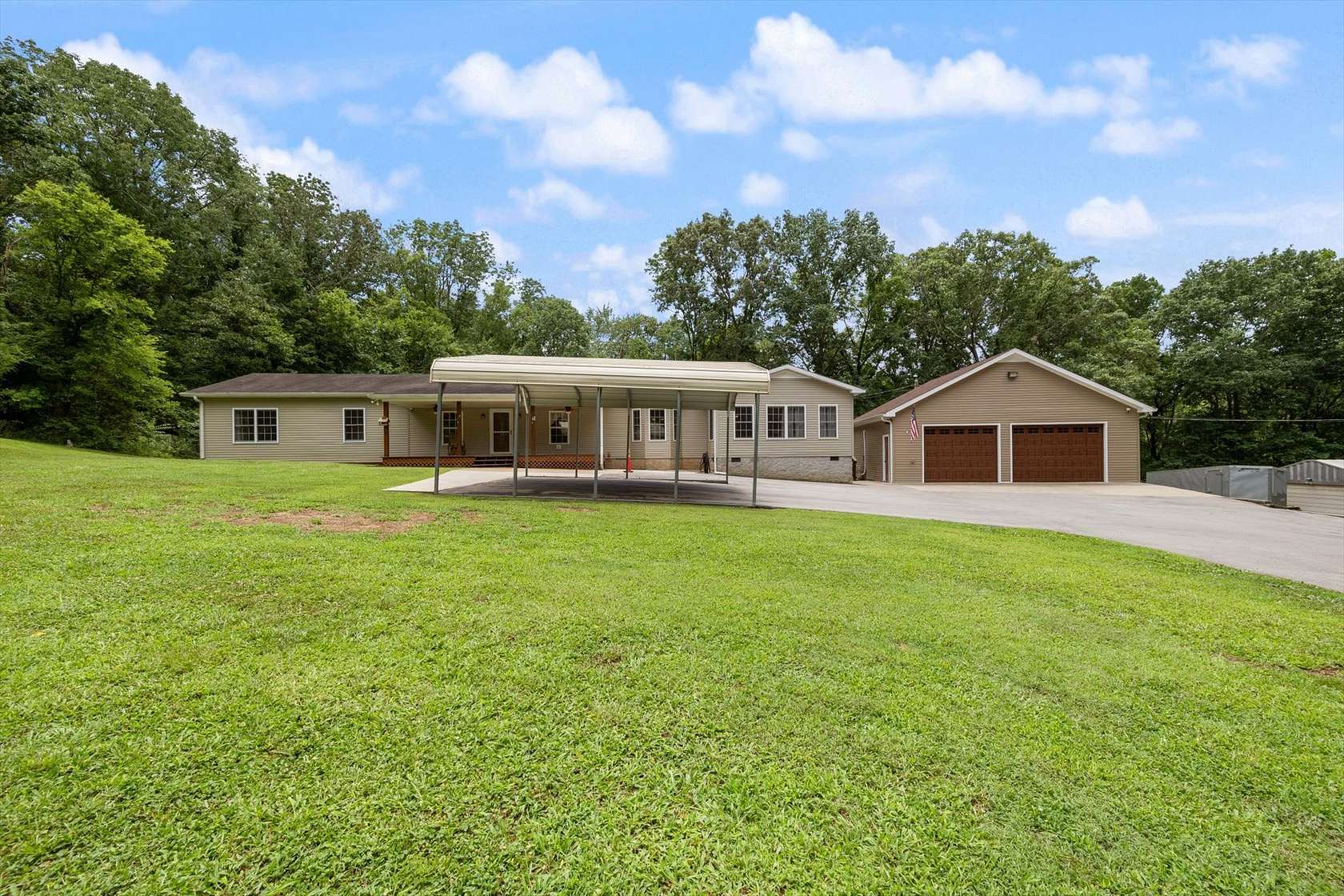 3.4 Acres of Land with Home for Sale in Springfield, Tennessee