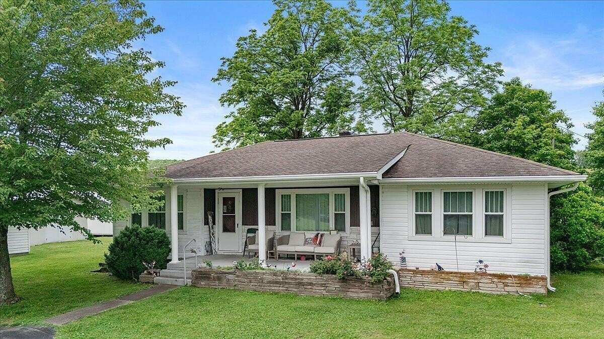 29.7 Acres of Agricultural Land with Home for Sale in Williamsburg, Kentucky