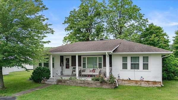 29.7 Acres of Agricultural Land with Home for Sale in Williamsburg, Kentucky