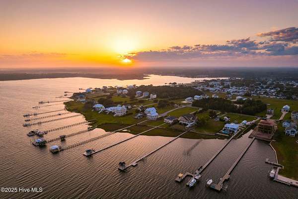 1 Acre of Residential Land for Sale in Newport, North Carolina