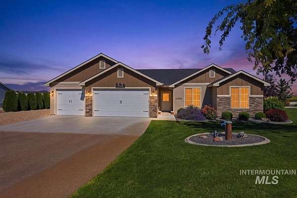 1.54 Acres of Land with Home for Sale in Caldwell, Idaho