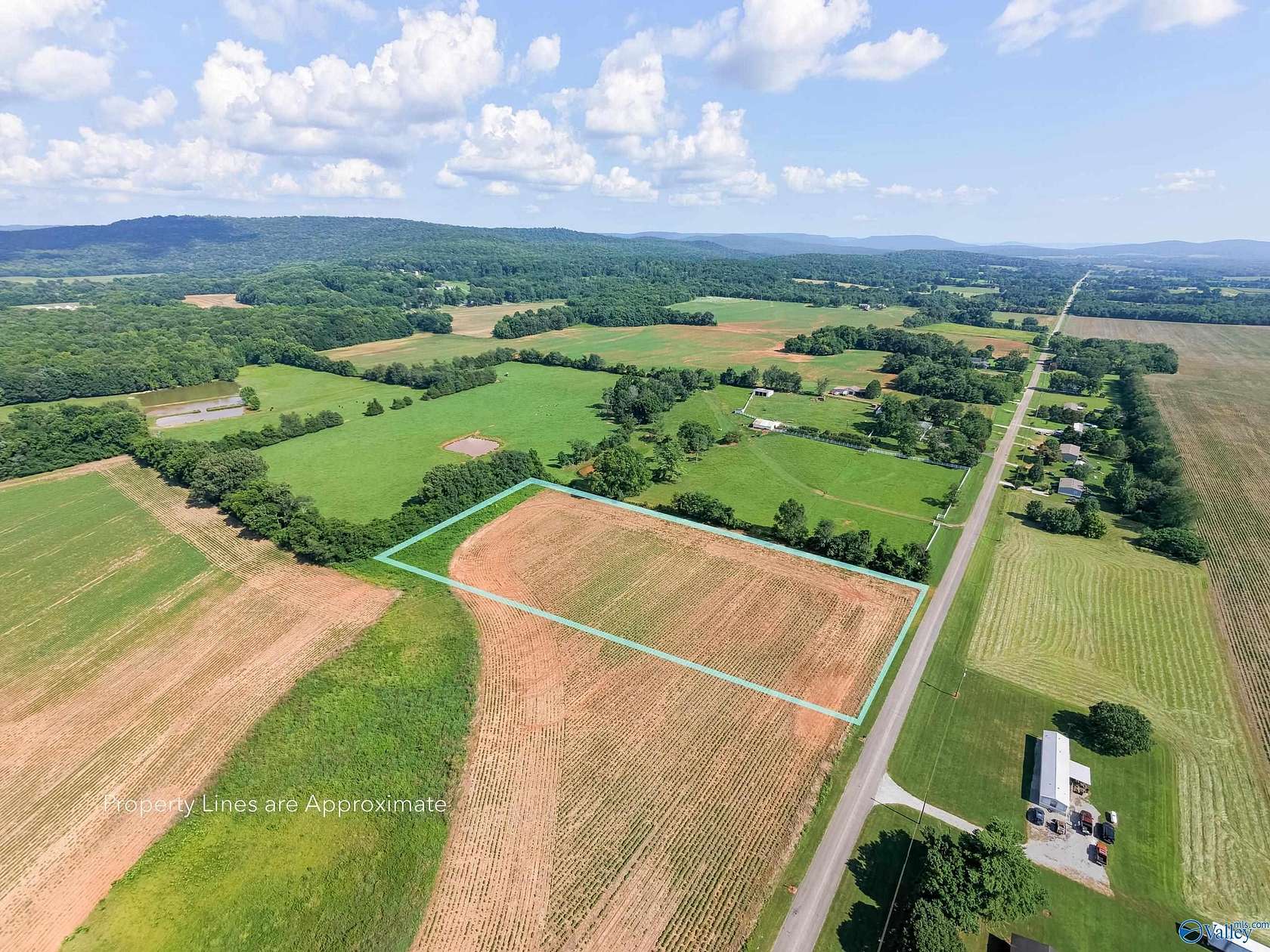 5 Acres of Land for Sale in New Market, Alabama
