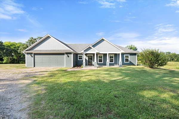 7.28 Acres of Land with Home for Sale in Alba, Texas