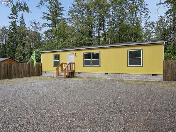 5.12 Acres of Land with Home for Sale in Brightwood, Oregon