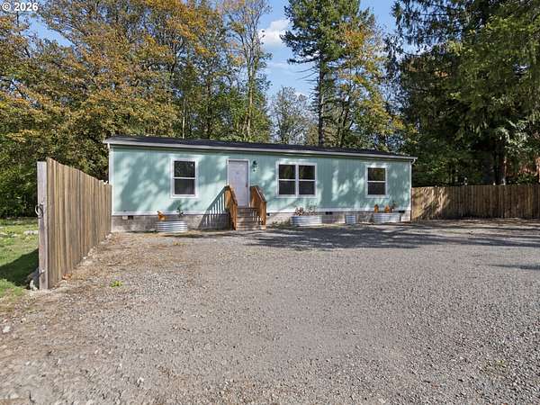 5.12 Acres of Land with Home for Sale in Brightwood, Oregon