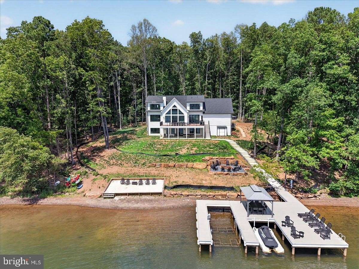3.18 Acres of Land with Home for Sale in Bumpass, Virginia