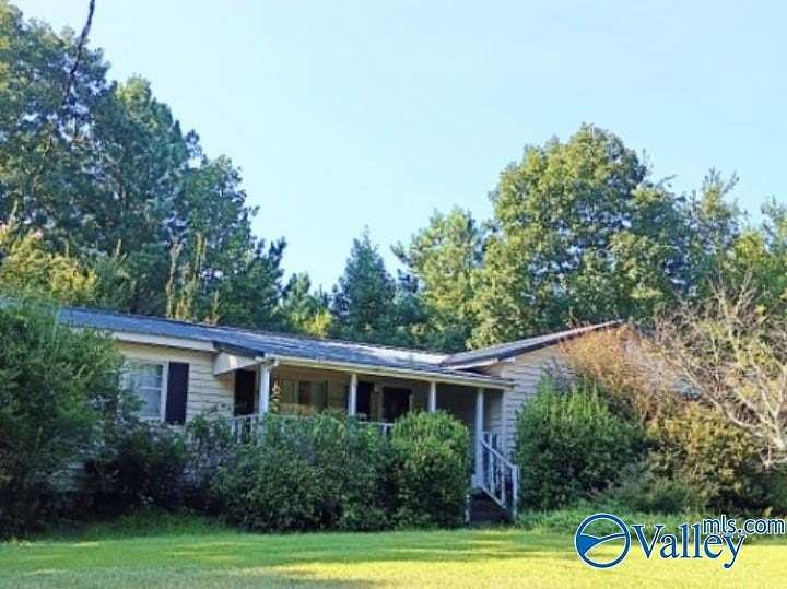 7.6 Acres of Land with Home for Sale in Gadsden, Alabama