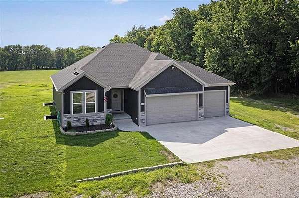 9.83 Acres of Land with Home for Sale in Tonganoxie, Kansas