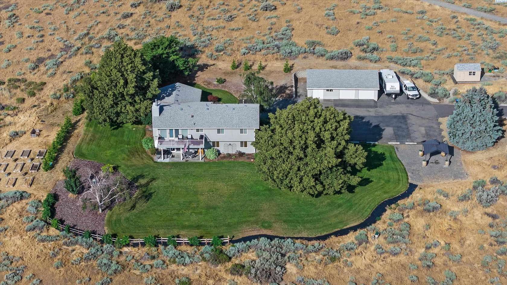 2.5 Acres of Land with Home for Sale in West Richland, Washington