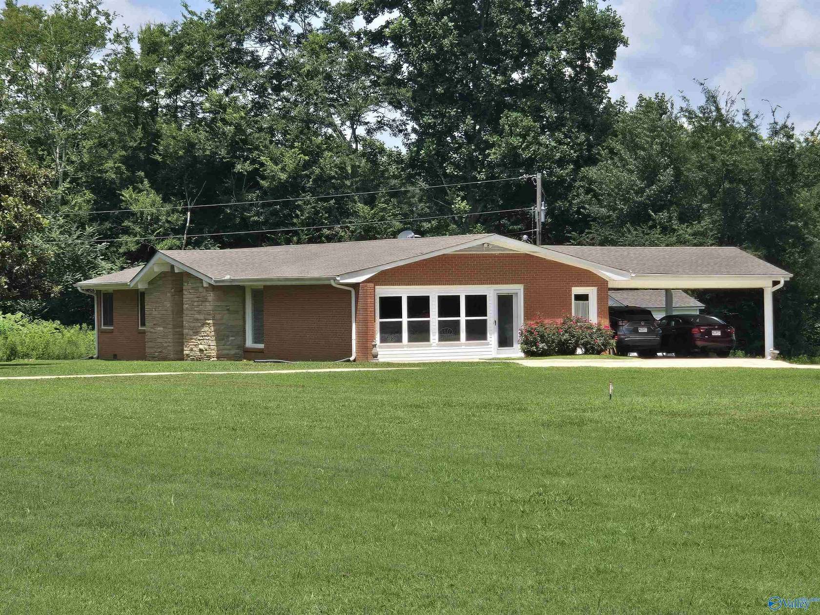 95 Acres of Land with Home for Sale in Anderson, Alabama