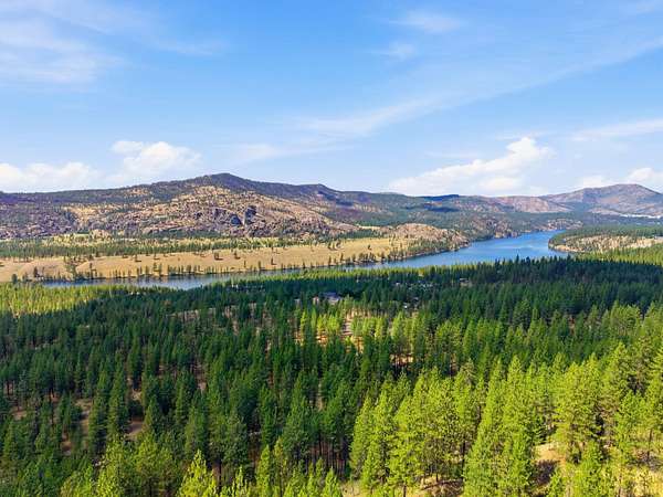 9.88 Acres of Residential Land for Sale in Nine Mile Falls, Washington