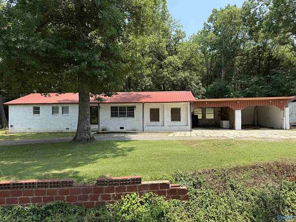 4.1 Acres of Land with Home for Sale in Moulton, Alabama