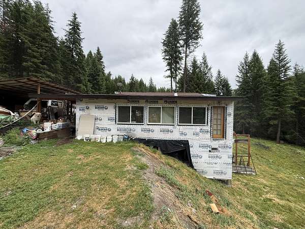 15 Acres of Land with Home for Sale in Wauconda, Washington