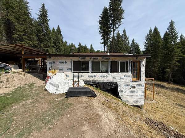 15 Acres of Land with Home for Sale in Wauconda, Washington