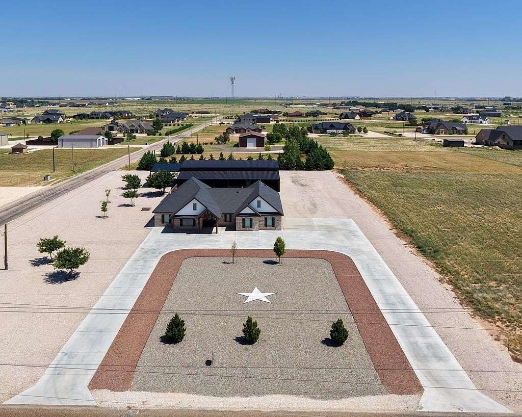 1.54 Acres of Land with Home for Sale in Seminole, Texas