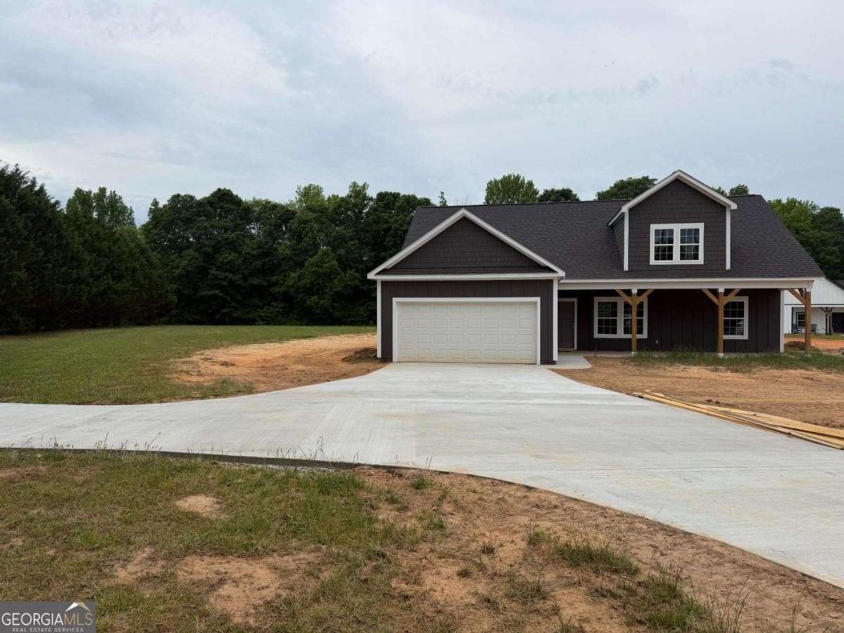 1.5 Acres of Land with Home for Sale in Comer, Georgia