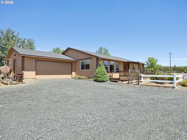 5.75 Acres of Land with Home for Sale in Prineville, Oregon