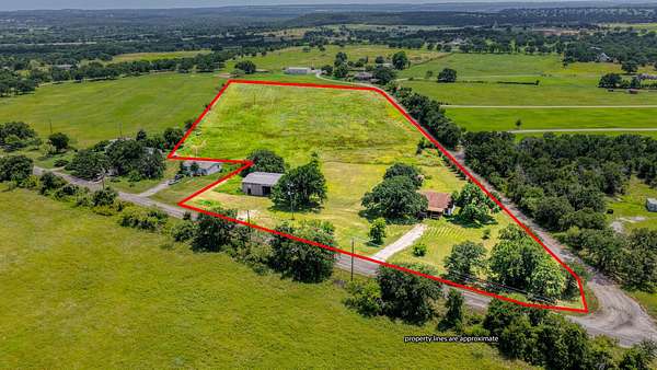 9.47 Acres of Land with Home for Sale in Santo, Texas