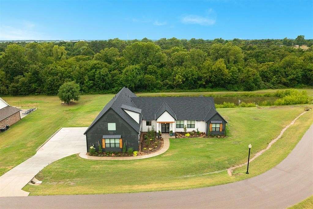 1.9 Acres of Land with Home for Sale in Blanchard, Oklahoma