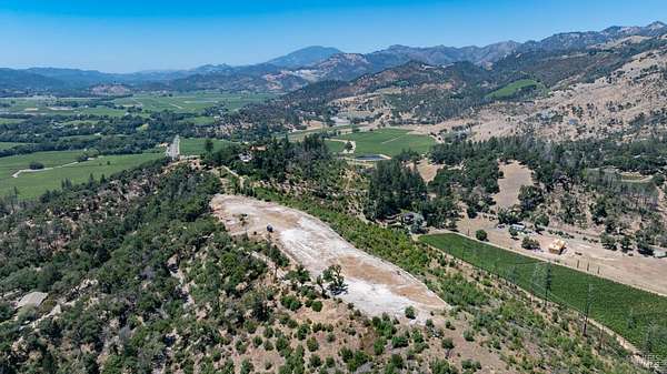 16 Acres of Land for Sale in St. Helena, California