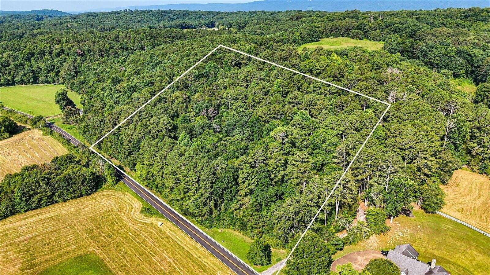 9.86 Acres of Residential Land for Sale in LaFayette, Georgia