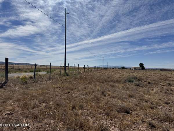 4 Acres of Land for Sale in Paulden, Arizona