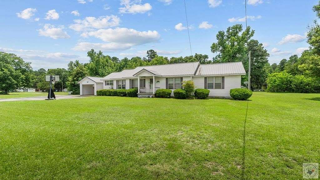 2.8 Acres of Land with Home for Sale in Texarkana, Arkansas